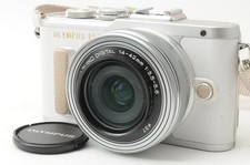 OLYMPUS E-PL8 14-42mm EZ Lens Set