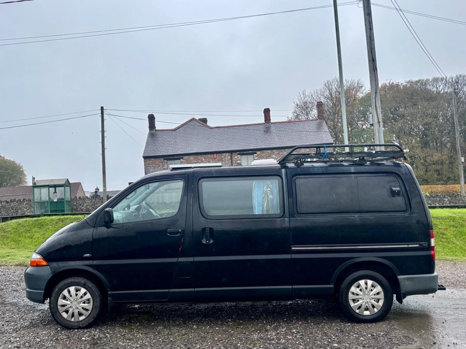 Toyota Hiace Campervan 2.5 TD - off grid motor home - Image 2 of 4