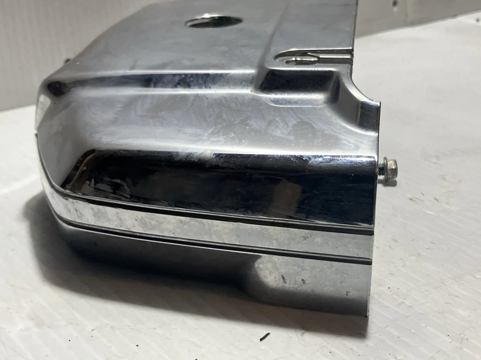 2009 Kawasaki Vulcan Classic 1700 tampa de válvula externa, frente direita (OEM) - Imagem 4 de 4