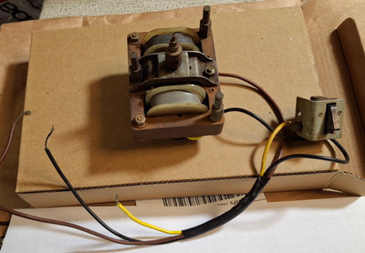 Vintage Dual Range Turntable Motor/Stepped Spindle/No Markings/ Tested-See Video