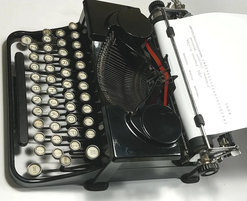 Antique ROYAL  Typewriter Black Portable "WORKS" - Image 4 of 4