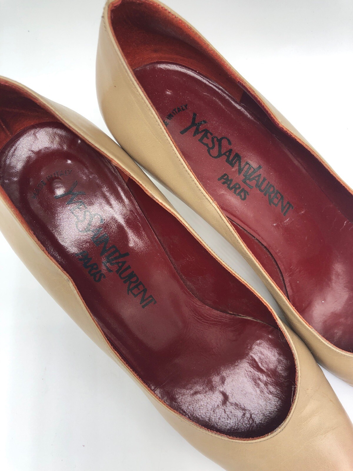 Vintage YSL tacchi alti Yves Saint Laurent Paris décolleté in pelle NUDE 7 5 N