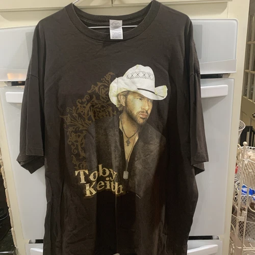 Men’s 2XL brown Short Sleeve Toby Keith Biggest And Baddest Tour T Shirt