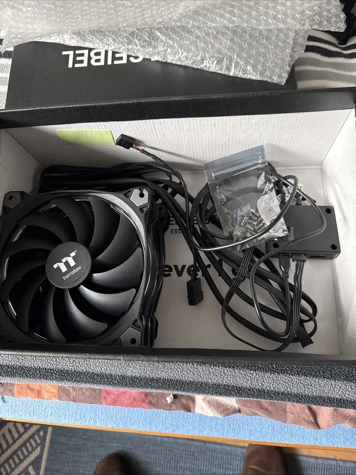 Thermaltake Riing Plus 14 RGB 3x Gehäuse Lüfter Set Office Multimedia Gaming - Bild 4 von 4