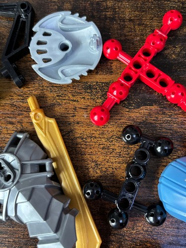 Joblot LEGO Bionicle Big Fig Parts Torso Accessories ETC - Picture 7 of 13