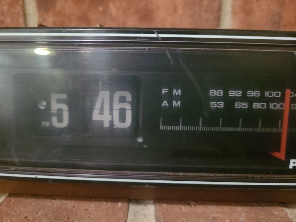Radio AMFM FlipClock Panasonic RC6015 de Colección REGRESO AL FUTURO Mayormente funciona G3D Foto 3 de 4