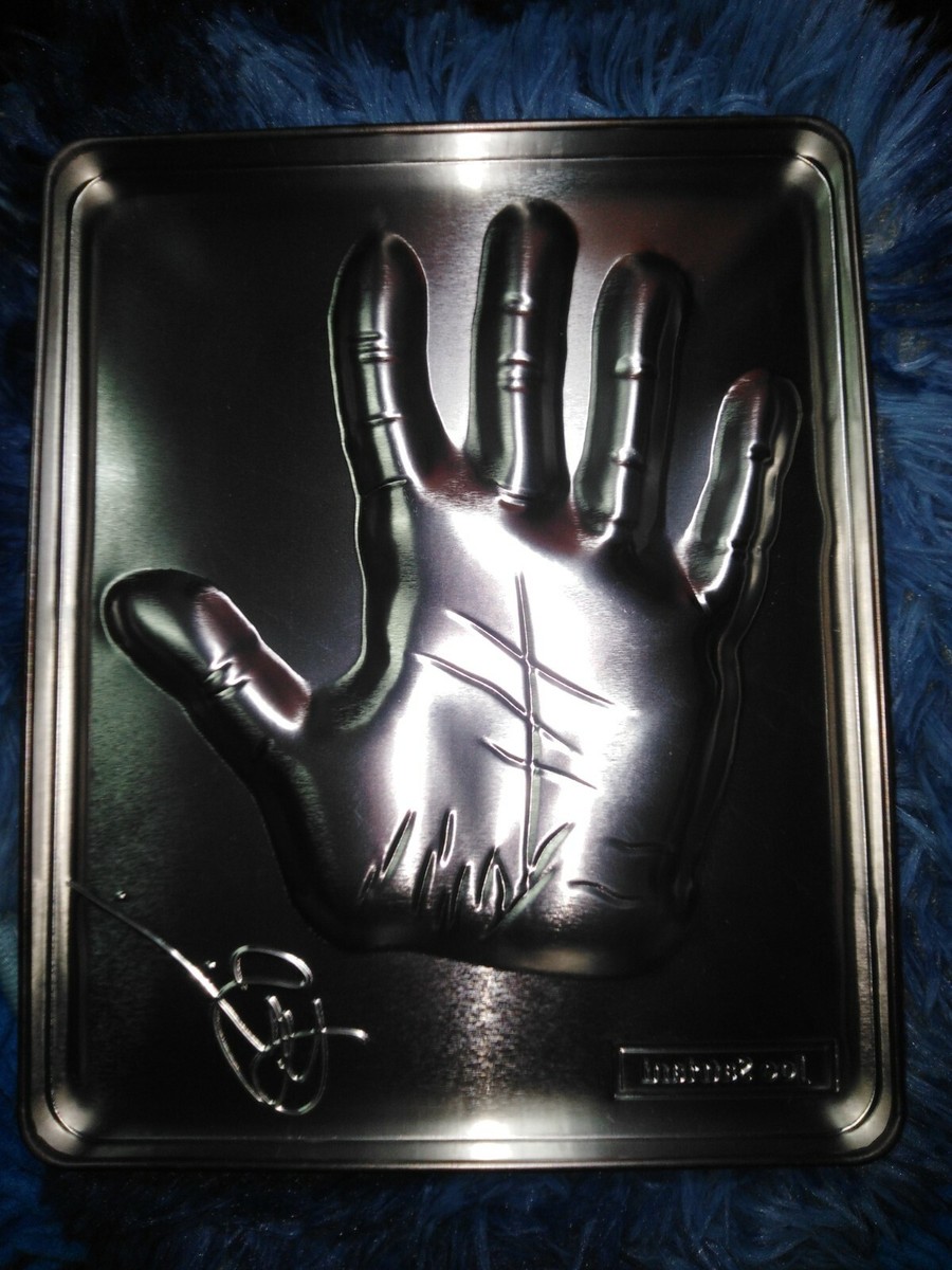 手形 The Master Hands 2015 Young Guitar Price Drop NO BOX Joe Satriani Handprint Metal Plate Young
