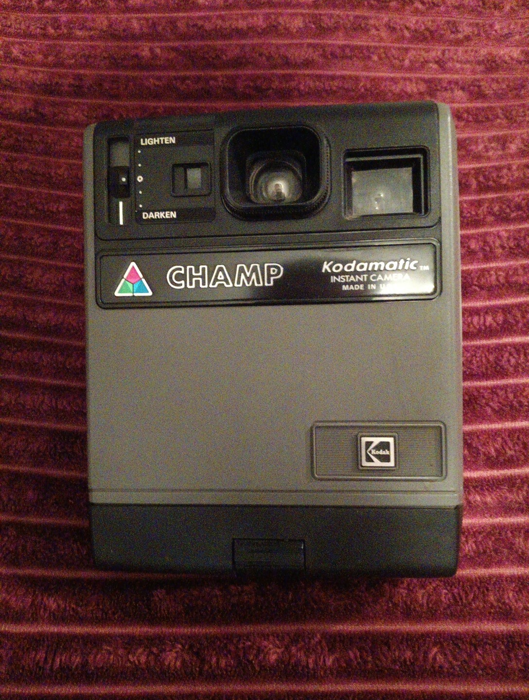 Camera CHAMP Kodamatic INSTANT camera-image