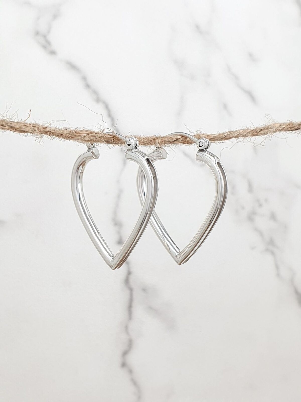 Sterling silver equestrian horsehair heart dangle earring 25.5 mm | ER330059