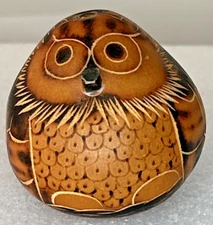 Gourd Owl Hand Carved Folk Art Decorative Figurine Bird 3" Peru?, VINTAGE
