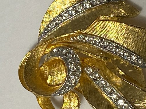 Vintage Brooch Gold Tone Metal Rhinestones Unsigned 50s-60s - Picture 11 of 13