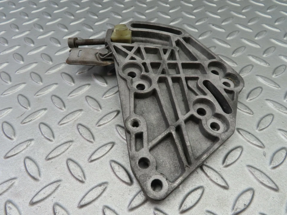 Soporte bomba de dirección asistida �6317� Mercedes-Benz W126 380SE 1174661241 Foto 2 de 4