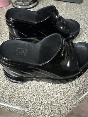 Women s Size 36 Givenchy Marshmallow Sandals