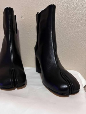 BRAND NEW Maison Margiela Black Tabi Ankle Boots EU 37 US 7 Womens Black