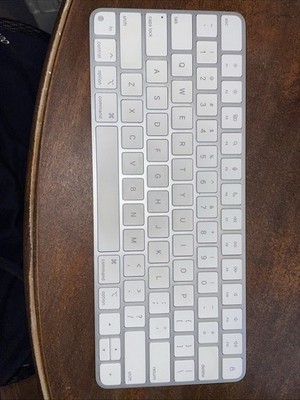 Magic Keyboard A2450 & Mouse A1657セット Apple Magic Keyboard (A2450) + Magic Mouse 2 (A1657) Combo Set