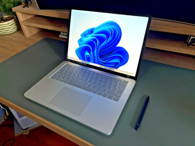 Microsoft Surface Laptop Studio 2 | i7-13800H | RTX 4050 | 16GB | inkl. Slim Pen