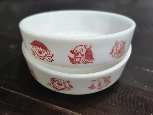 RARE Set of Two Vintage Pyrex Circus Clown Milk Glass Bowls 5 1/2"
