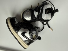 Nike Air Jordan 1 Mid SE GS Black Metallic 4C Toddler Shoes