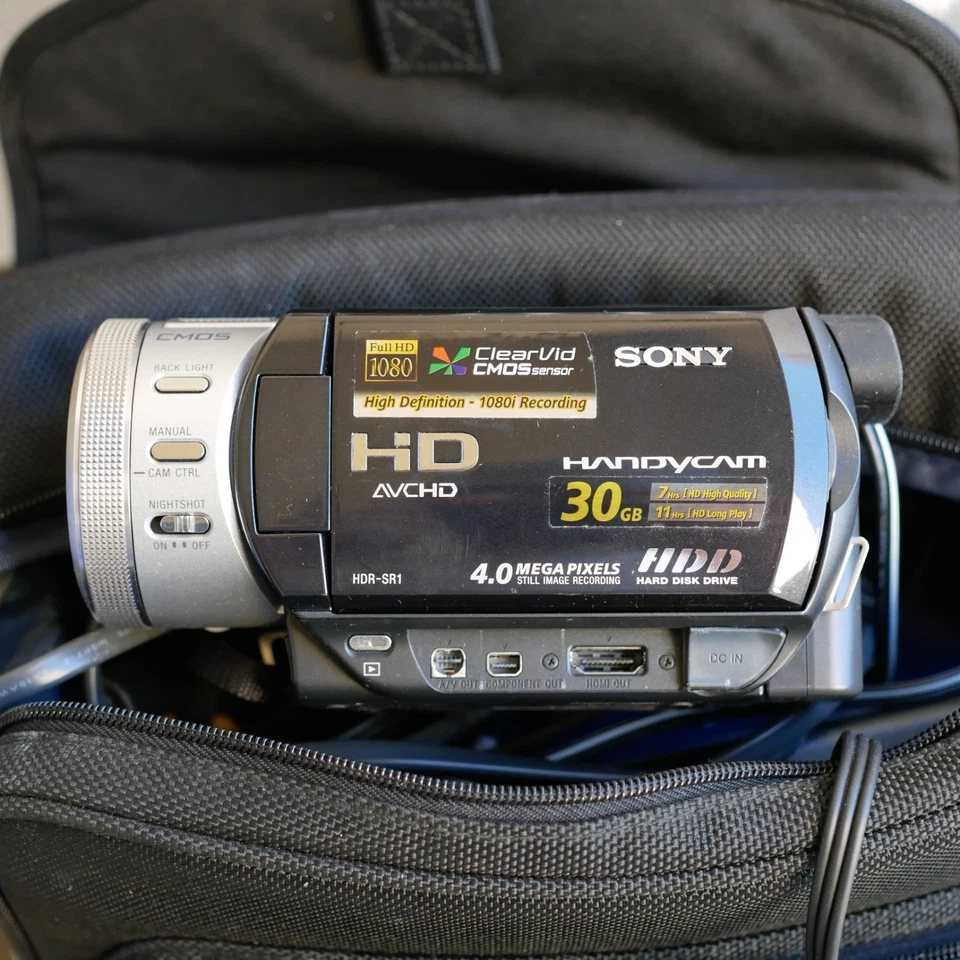 Sony HDR-SR1 AVCHD HD 1080i Handycam Camcorder 30GB HDD Tested Mint Look - Image 3 of 4