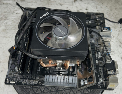 ASRock B450M Pro4 P3.90 AMD Ryzen 7 3700X 8-Core 3600MHz 16GB DDR4