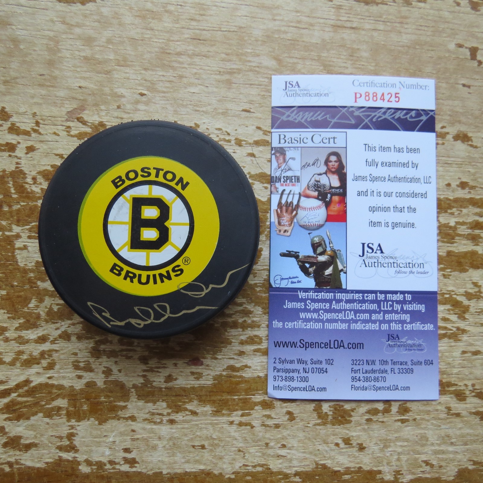 Bobby Orr Autographed Signed autograph Bruins puck- JSA coa. 