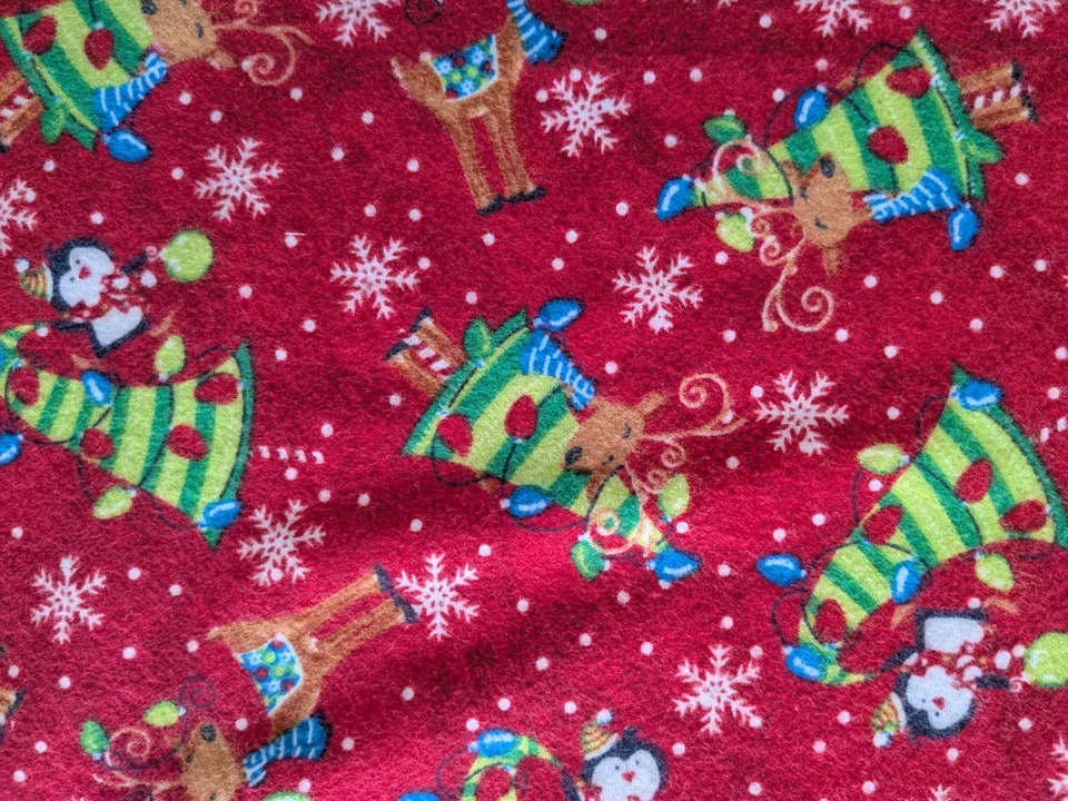 1 YD x 42" COTTON FLANNEL KNIT STRETCH CHRISTMAS FABRIC Penguins, Reindeer - Image 3 of 4