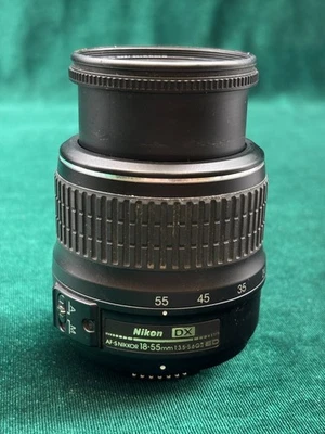 Objectif Nikon AF-S DX Zoom-Nikkor 18-55 mm f/3,5-5,6 G ED II pour pièces - Photo 1/4