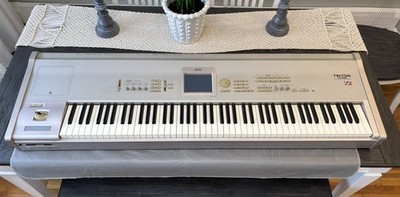KORG TRITON V2 シンセサイザー 希少動作良好です！！KORG名機「TRITON