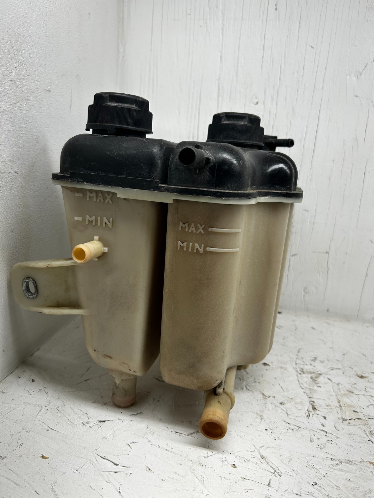 2014-21 Maserati Ghibli S Q4 3.0L OEM Expansion Tank Coolant Reservoir PA6630GF