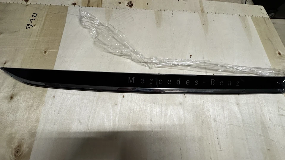 Molding trim on the rear door Mercedes V-Class / Vito W447 – A447 694 18 00 7F24 - Image 3 of 4
