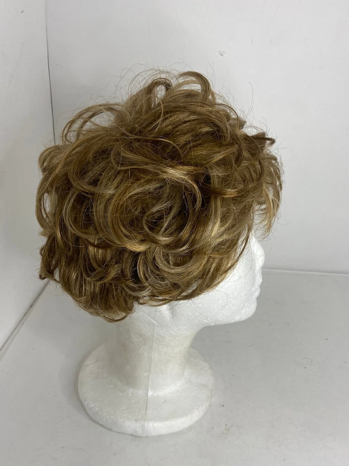🍌JUNEE FASHION KANEKALON SHORT LIGHT BROWN BLONDE CURLY WOMEN'S WIG EUC - K2 - Image 4 of 4