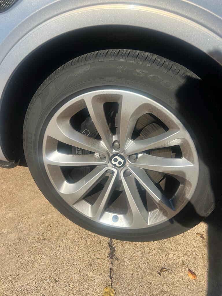 21'' ALLOY WHEELS FROM BENTLEY BENTAYGA