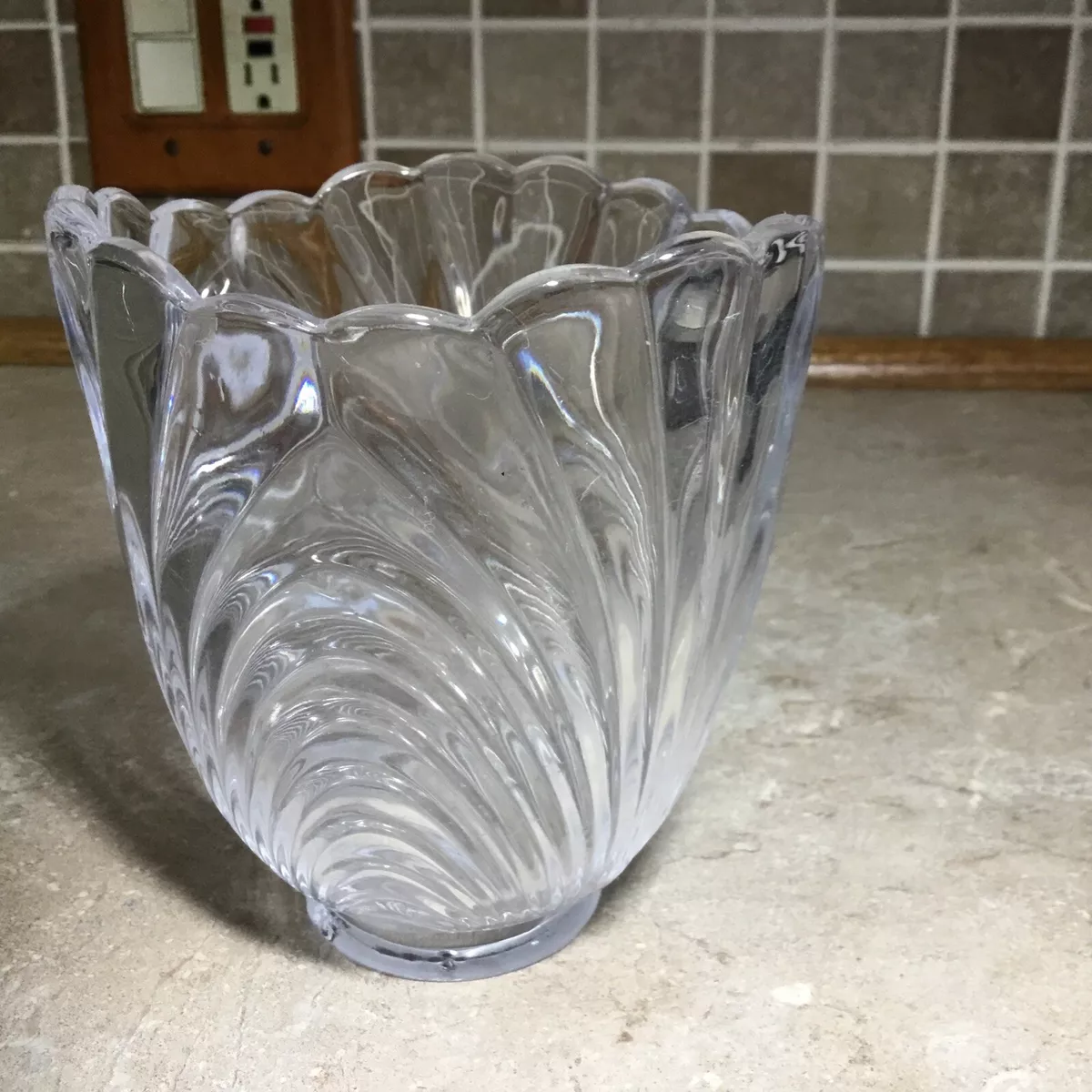 VINTAGE CLEAR GLASS SWIRL LAMP SHADE 2 1 4