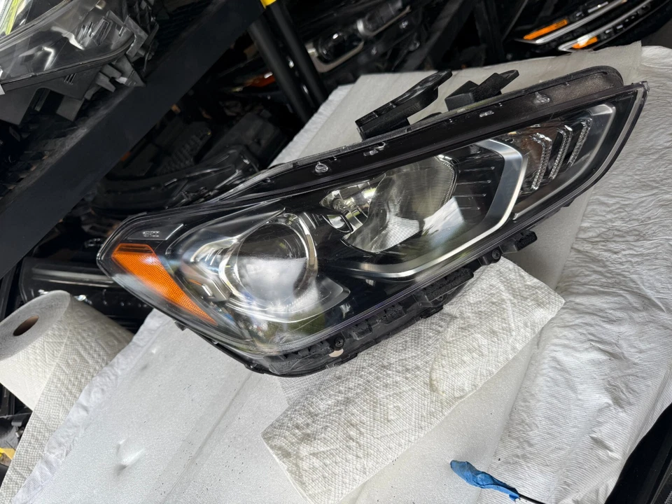 Faro LED halógeno derecho OEM HYUNDAI GENESIS G90 2017 2018 2019 Foto 2 de 4