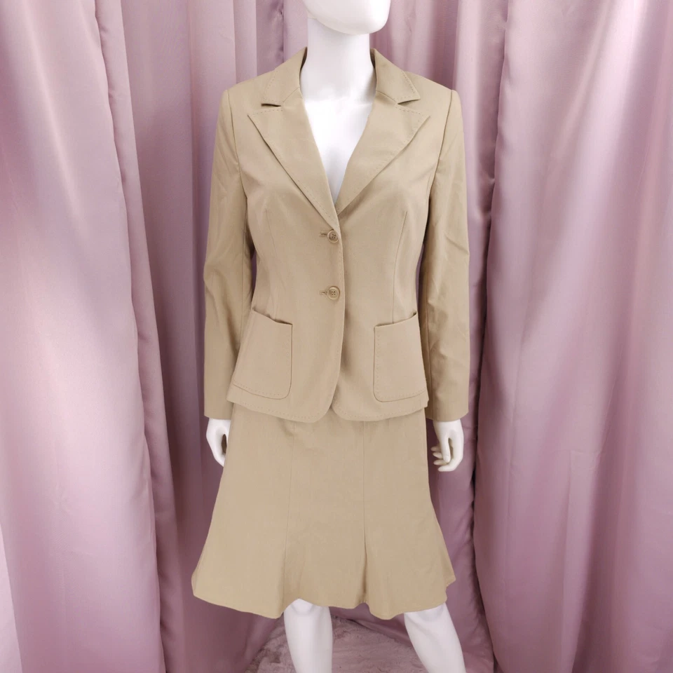 Covington Stretch Petite Women's Beige Long Sleeve A-Line Skirt Suit Set 10P Foto 2 de 4