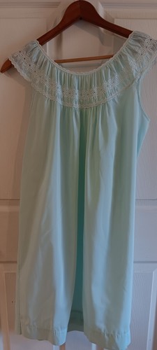 Vintage Komar Nightgown Size Small Pale Green Sleeveless Wit Embroidered Flowers - Picture 2 of 15