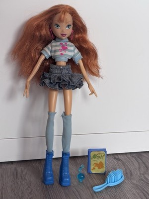 Winx Club Bloom Puppe Doll Mattel School Girl mit Original-Zubehör