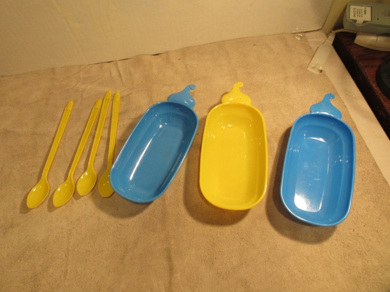 Vintage Dairy Queen Plastic Ice Cream Banana Split Sundae Boats/spoons Lot