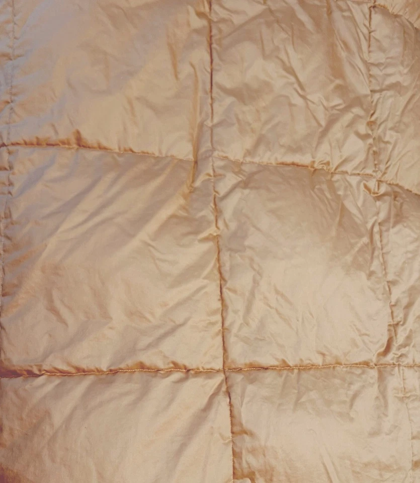 Edredón manta acolchada Cuddledown Satén King dorado Foto 2 de 4