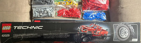 LEGO TECHNIC: Customized Pick-Up Truck (42029) - Complete w/box and instructions