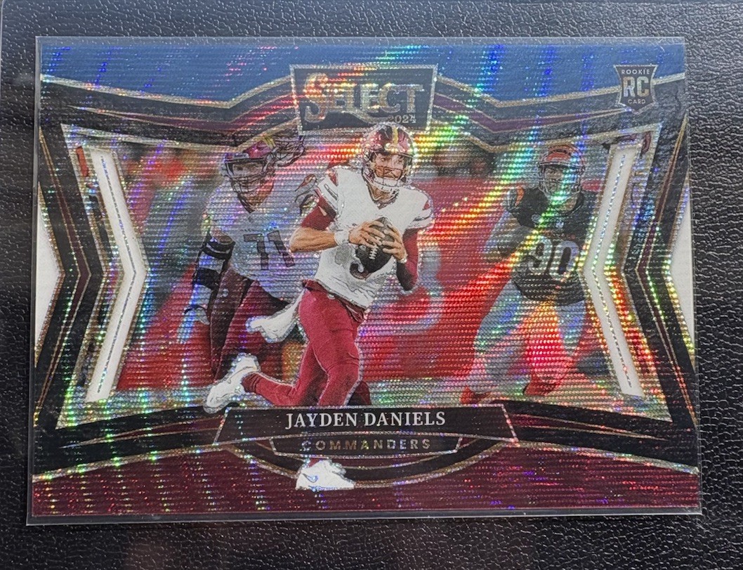 2024 Panini Select - Field Level Jayden Daniels #476 Tri-Color Prizm /99 (RC)