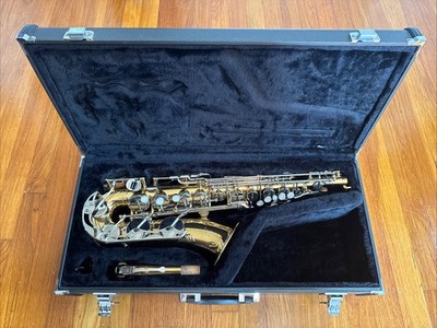 Yamaha YAS-26 Alto Standard Saxophone with Yamaha Hard Case