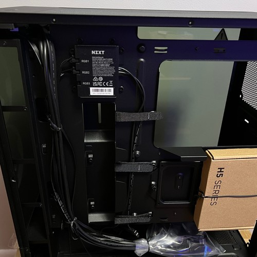 *NZXT H5 Elite RGB Premium Compact ATX Mid-Tower PC-Gehäuse - Schwarz* - Bild 9 von 11