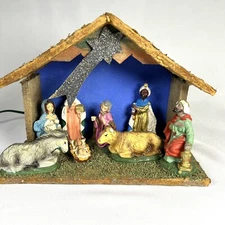 VTG Nativity Scene Christmas Manger 8 Pc Figurines Made In Italy Blue Light Bulb