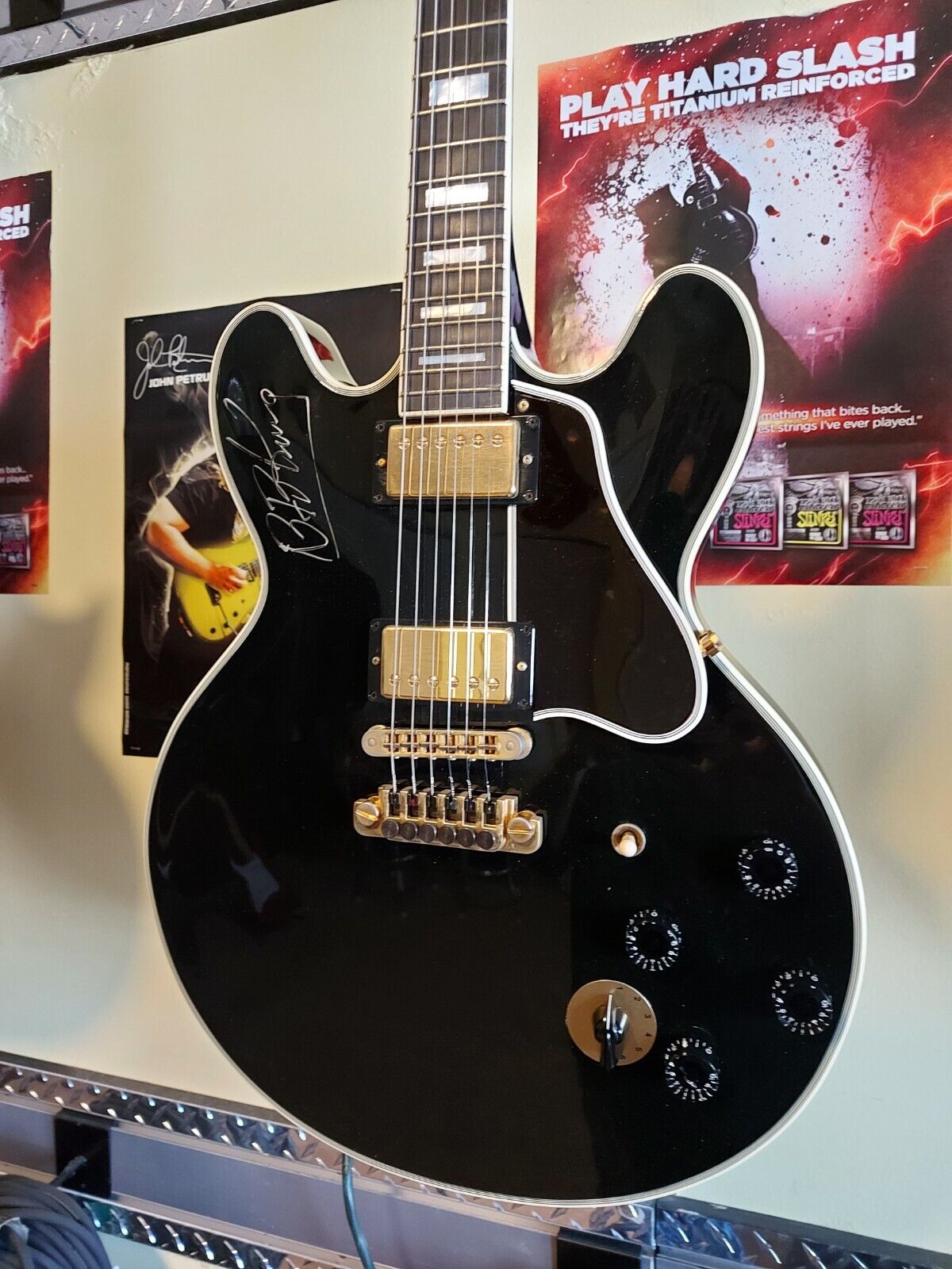 Gibson Lucille BB King Guitar ES-335 * PSA/DNA COA* Autographed