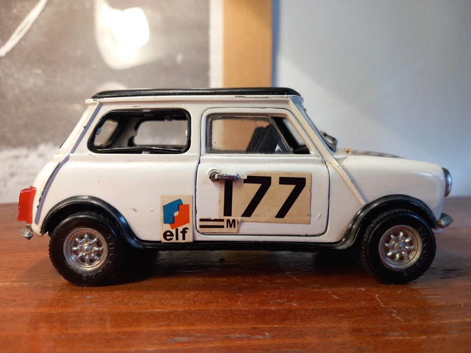 Modello Politoys-M N°582 Mini Cooper 1/25 Made In Italy - Immagine 4 di 4