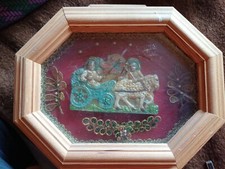 Klosterarbeit gerahmt hinter Glas Goldfäden Glasperlen Handarbeit 