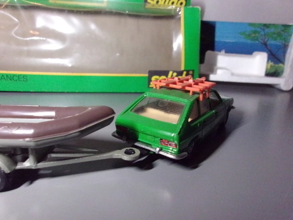 SOLIDO "Vacances" Renault 30 con Gommone scale 1/43 Made in France - Immagine 4 di 4