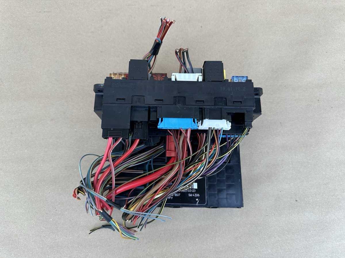 09-11 Mercedes-Benz R171 SLK300 SLK350 Front Fuse Box SAM Module