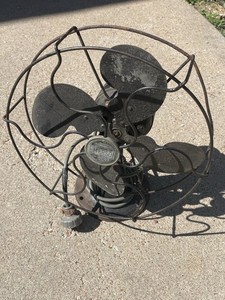 Vintage Emerson Type 2250-B 10” Oscillating Electric Desk Fan Antique Black